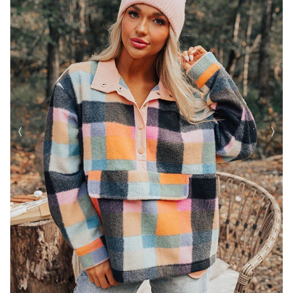 NWOT plaid fleece pullover